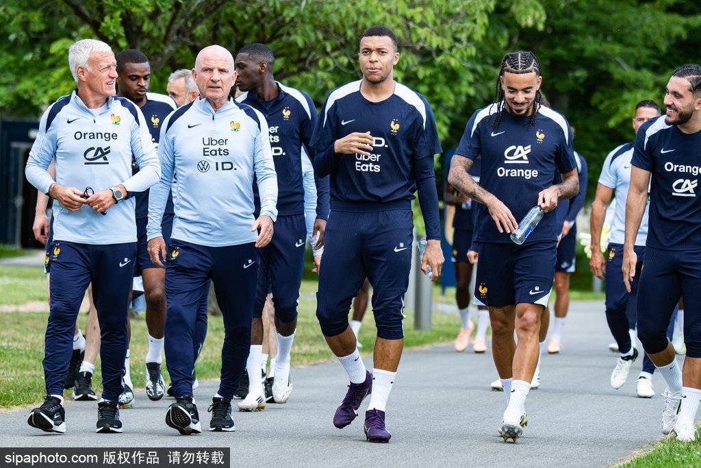 里昂死里逃生!法甲25/26赛季日程出炉,18队激战谁主沉浮?