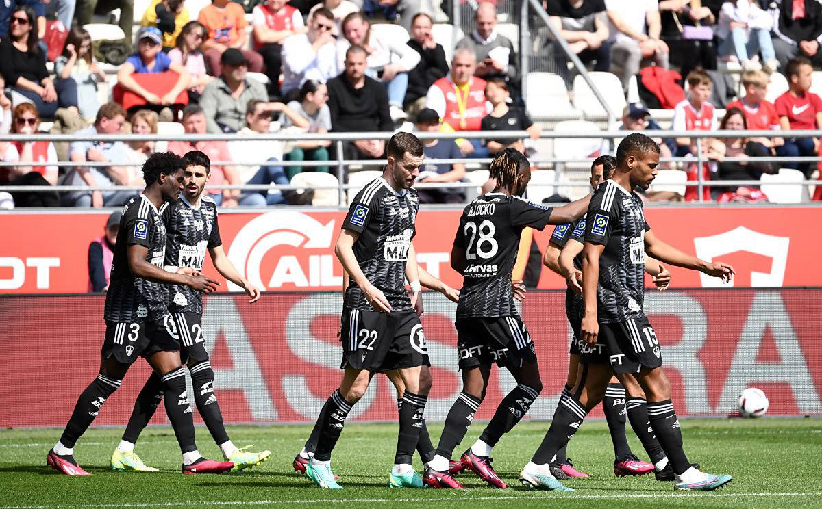 博德闪耀拥抱丹麦强锋,林菲尔德状态低迷,谢尔本显著回暖