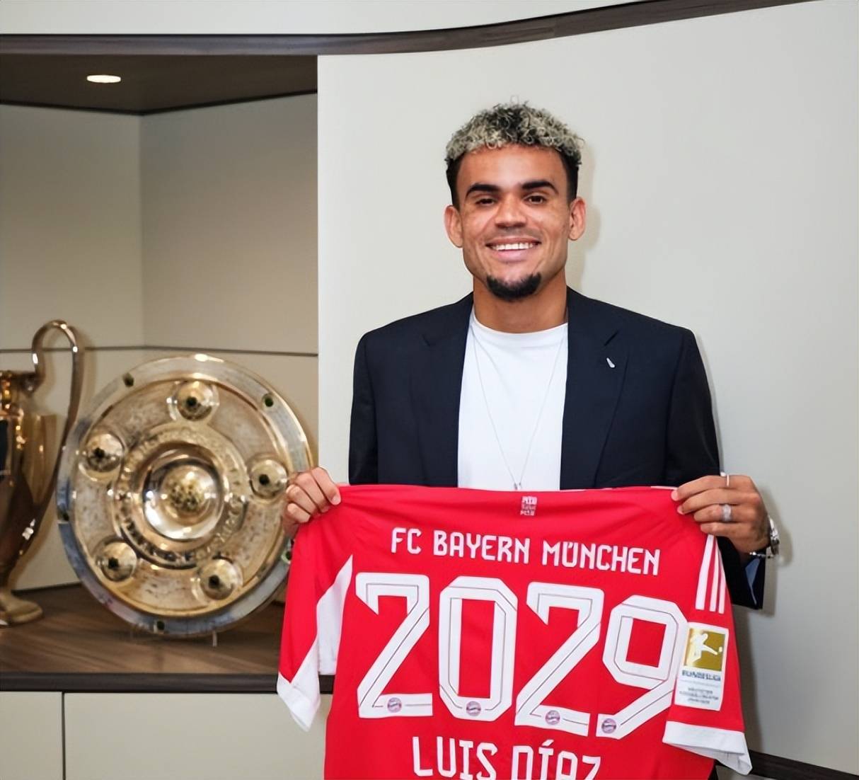 13球5助攻!利物浦边路爆破手7500万欧加盟德甲,拜仁买贵了?