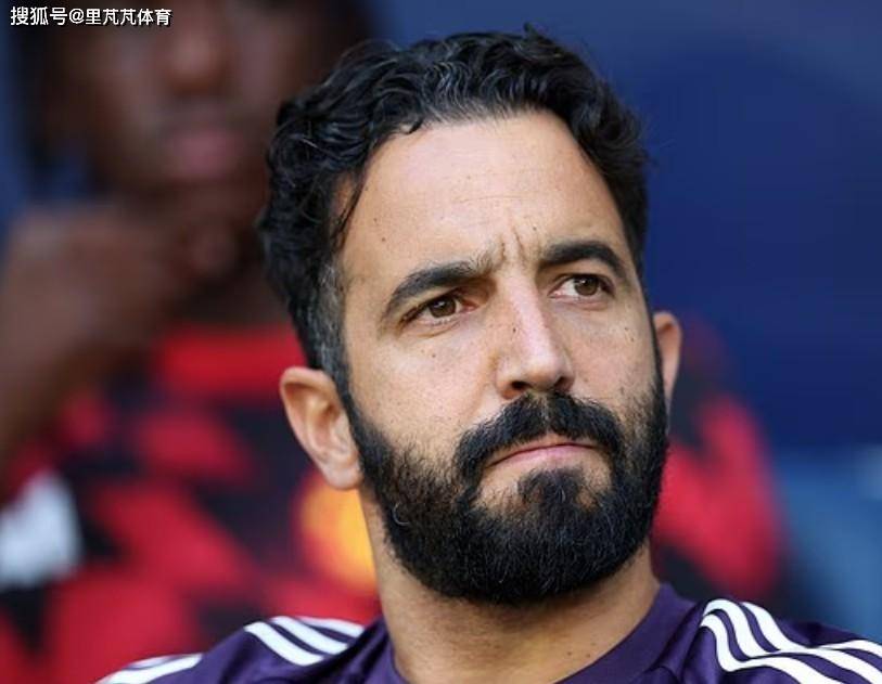 阿莫林满意曼联“夺冠”表现:新援“老詹”表现不错但需自律,塞斯科是答案