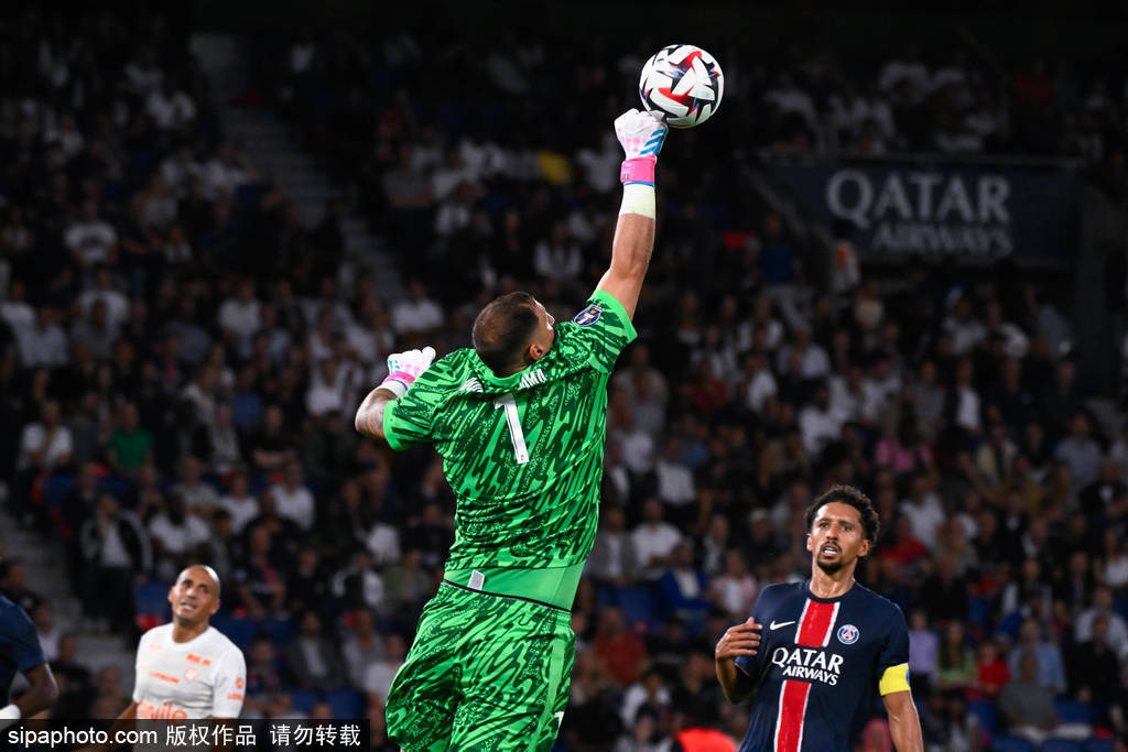 多纳鲁马转会曼联:扑朔迷离的交易暗藏哪些玄机?