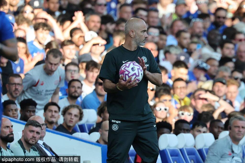 切尔西球迷怒斥卡拉格:2025年欧冠能否突围?