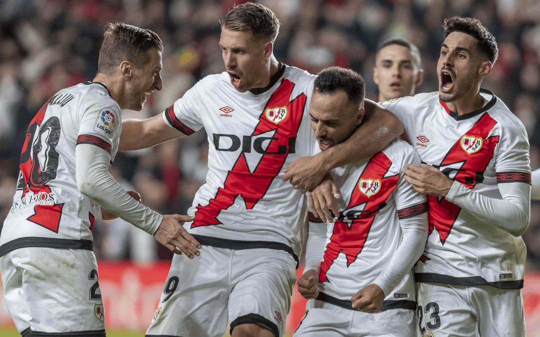 西甲焦点战:巴列卡诺主场迎战巴塞罗那,胜负悬念几何?