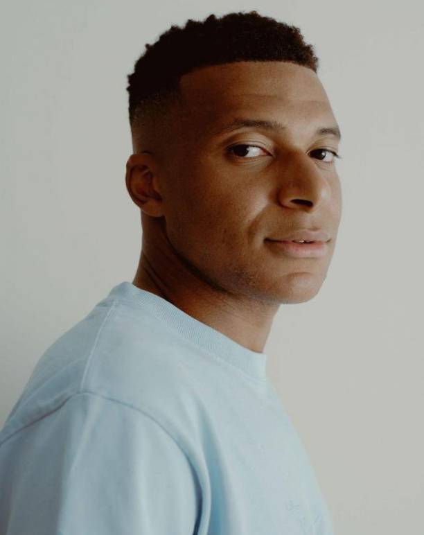 姆巴佩谈与巴黎争纷:不会诋毁有好朋友的球队 本可以更早去皇马