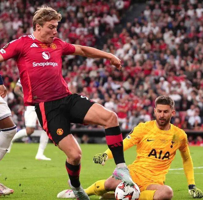 有一种预感,上赛季曼联和热刺的剧本,本赛季已经有两个球队照着演了——你觉得欧联决赛谁对谁