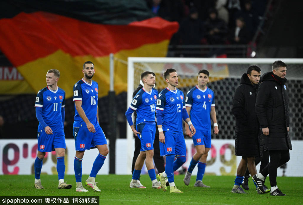 有能!尤尔曼接手药厂德甲7胜1平只输拜仁 联赛第12北伐至第2